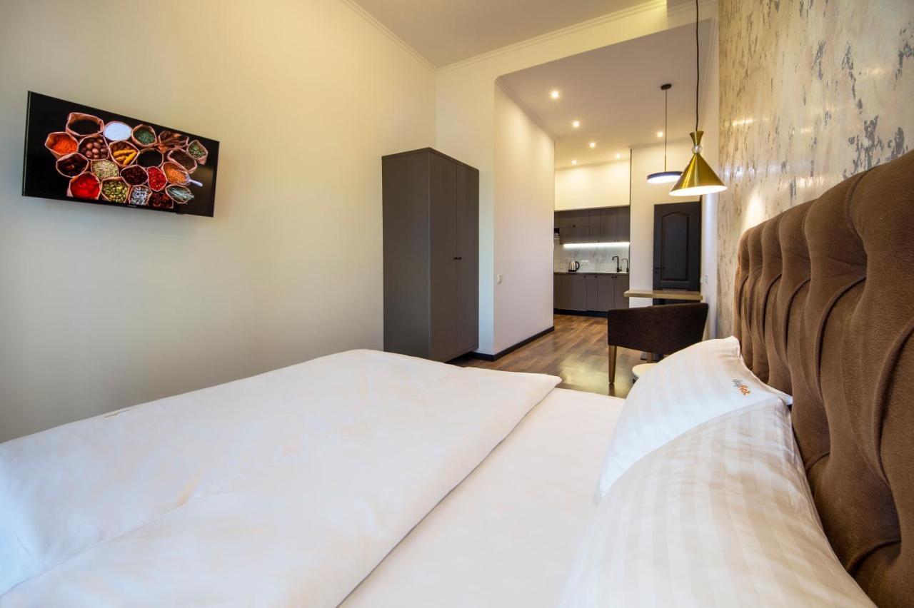 Apartment On Ploshcha Ukrainskykh Heroiv Kyiv